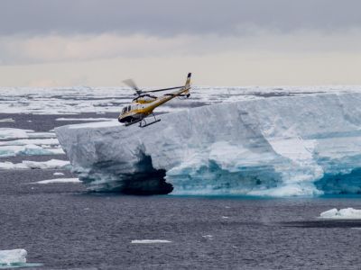 Unterwegs per Helikopter im Rossmeer (© Rolf Stange/Oceanwide Expeditions)