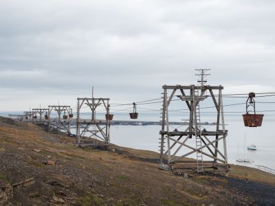 Historische Seilbahn für den Kohletransport in Longyearbyen. (© Vreni & Stefan Gerber)