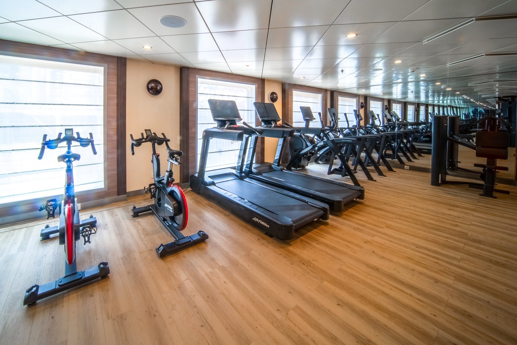 Das Fitnessstudio der Douglas Mawson ermöglicht effektives Training und aktiven Ausgleich während der Expeditionsreise.