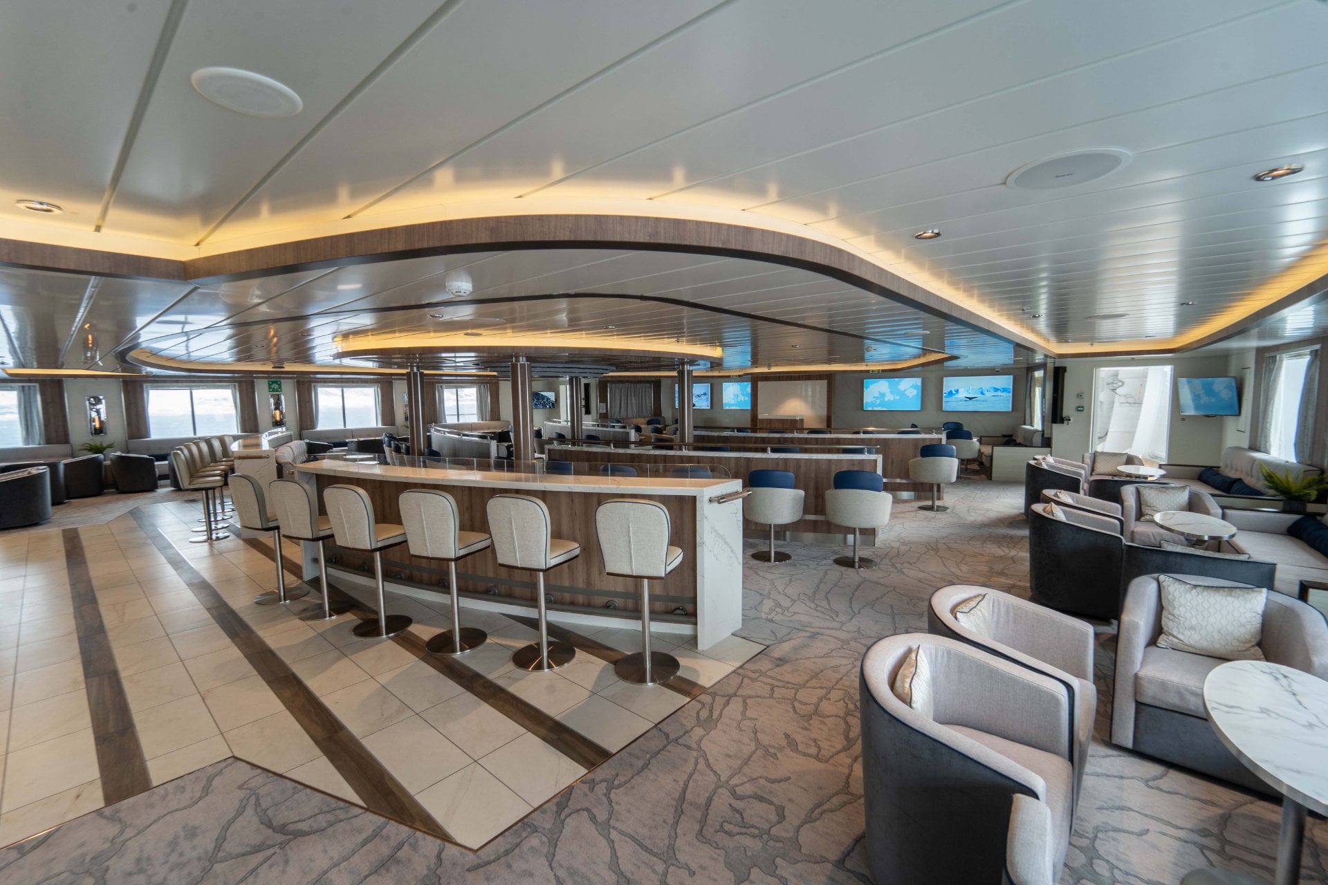 Expeditionskreuzfahrt in Arktis oder Antarktis mit der Greg Mortimer: Die Bar