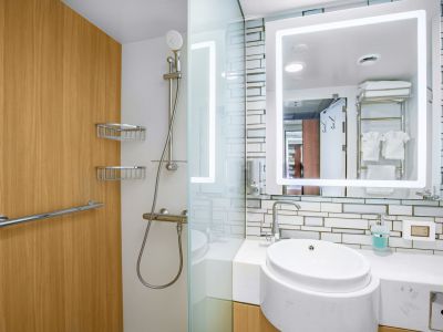 MS_Ocean_Victory_-_Category_C_D_E_F_G_Bathroom_1920