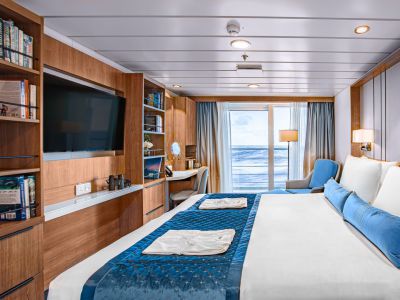 MS_Ocean_Victory_-_Premium_Suite_2_1920