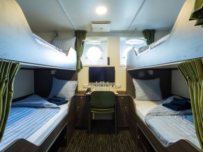 Beispiel einer Kabine Kat. A / Vierbett Bullaugenkabine (© Eduardus Lee / Oceanwide Expeditions)