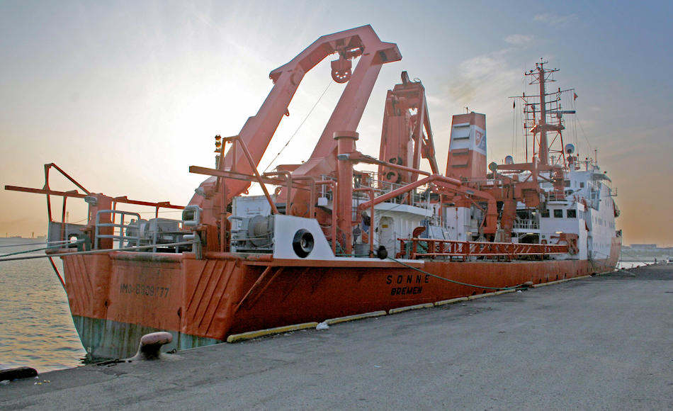 Das deutsche Forschungsschiff „Sonne“ ist für Sedimentprobenentnahmen speziell ausgerüstet und war am Erfolg der Studie massgeblich beteiligt. Bild: Bernhard Diekmann