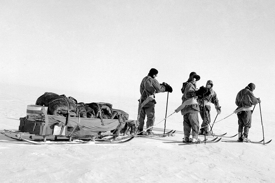Scott und sein Team hatten vor, von Cape Evans aus über den Beardmore Gletscher aus antarktische Hochplateau und von dort direkt mit Schlitten zum Südpol zu wandern.