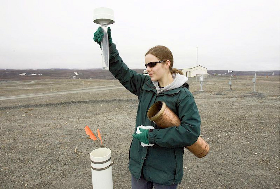 Oft wurden Studenten hochgeschickt, um die Wetterinstrumente zu kontrollieren und die Messungen gemäss Protokollen durchzuführen. Normalerweise waren es zwei, jetzt konnte nur einer gehen. Bild: Canadian Press