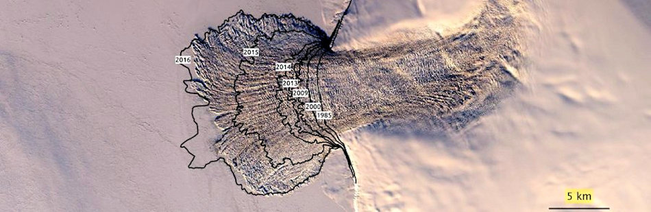 Auf den zusammengesetzten Satellitenaufnahmen sind die einzelnen Punkte wie Jahrringe erkennbar. Ab 2015 ist die massive Beschleunigung der Eiskappe klar ersichtlich und hat seither auch nicht mehr gestoppt. Bild: Wang Zheng, Cornell Universität