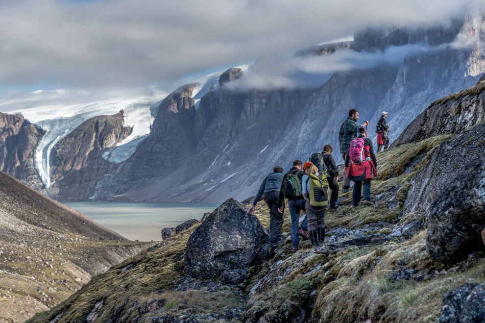 Fjorde, Berge und Gletscher bieten immenses Potential für den Tourismus. (Foto: Roger Pimenta, OneOcean Expeditions)