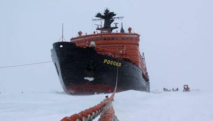 Rossija_beim_Entladen